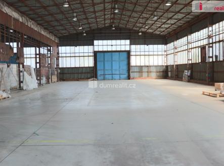 Pronájem komerčního objektu, sklad, 1 543 m²