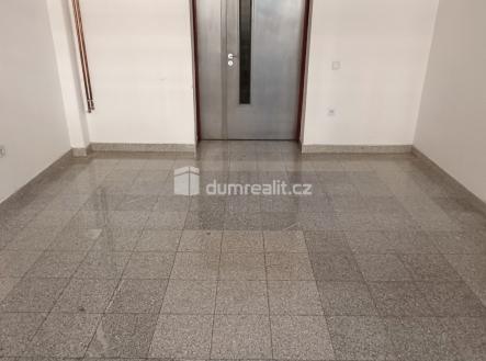 Pronájem kanceláře, 85 m²