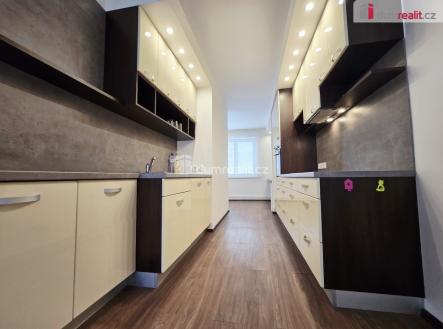 Pronájem bytu, 2+kk, 77 m²