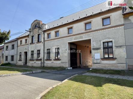 Prodej komerčního objektu, administrativní budova, 840 m²