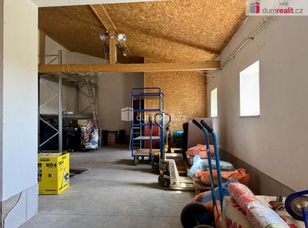 Prodej komerčního objektu, administrativní budova, 840 m²