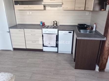 Prodej bytu, 1+1, 93 m²