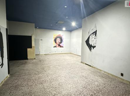 Pronájem obchodní prostor, 200 m²