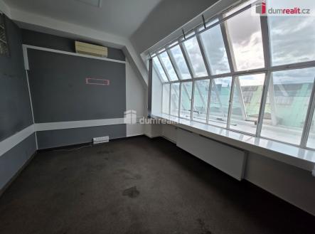 Pronájem kanceláře, 141 m²
