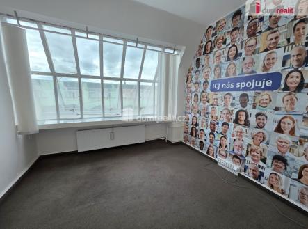 Pronájem kanceláře, 141 m²