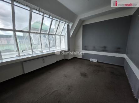 Pronájem kanceláře, 141 m²