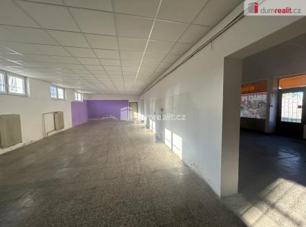 Pronájem komerčního objektu, obchodní centrum, 324 m²