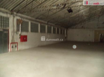 Pronájem skladovací prostor, 704 m²