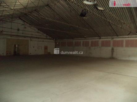 Pronájem skladovací prostor, 704 m²