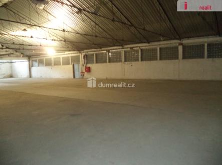 Pronájem výrobní prostor, 704 m²
