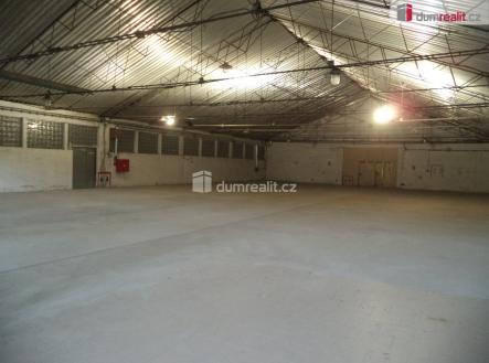 Pronájem výrobní prostor, 704 m²