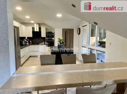 Pronájem bytu, 4+kk, 202 m²