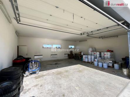 Pronájem obchodní prostor, 342 m²