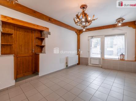 Prodej obchodní prostor, 107 m²