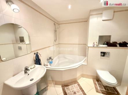 Pronájem bytu, 2+kk, 72 m²