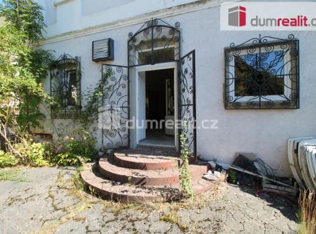 Prodej nájemního domu, 1 385 m²