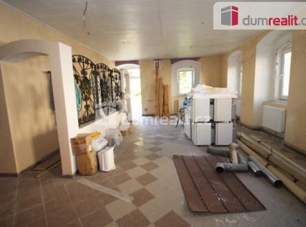 Prodej nájemního domu, 1 385 m²