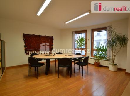 Pronájem kanceláře, 94 m²