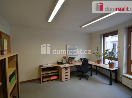 Pronájem kanceláře, 94 m²