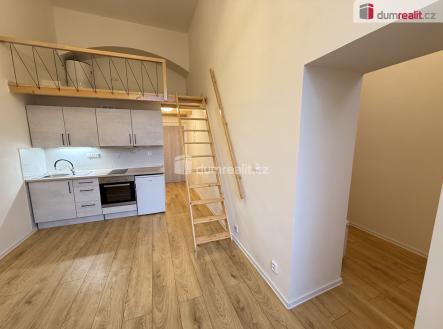 Pronájem bytu, 1+1, 35 m²