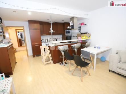 Pronájem bytu, 2+kk, 74 m²