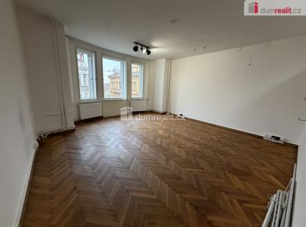 Pronájem kanceláře, 82 m²