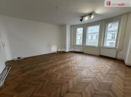 Pronájem kanceláře, 82 m²