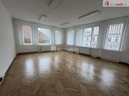Pronájem kanceláře, 82 m²