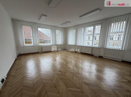 Pronájem kanceláře, 82 m²