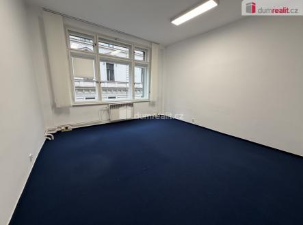 Pronájem kanceláře, 143 m²