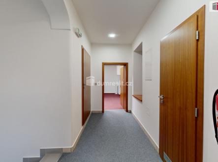 Pronájem kanceláře, 139 m²