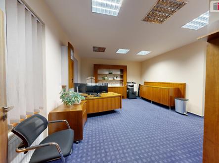 Pronájem kanceláře, 139 m²