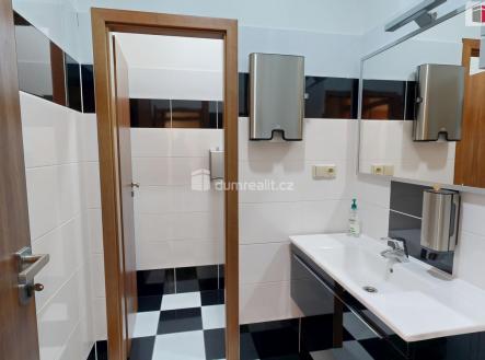 Pronájem kanceláře, 126 m²