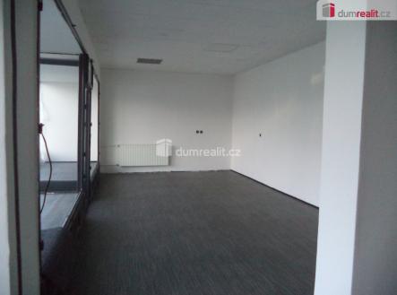 Pronájem obchodní prostor, 98 m²