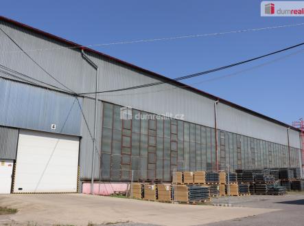 Pronájem komerčního objektu, sklad, 3 276 m²