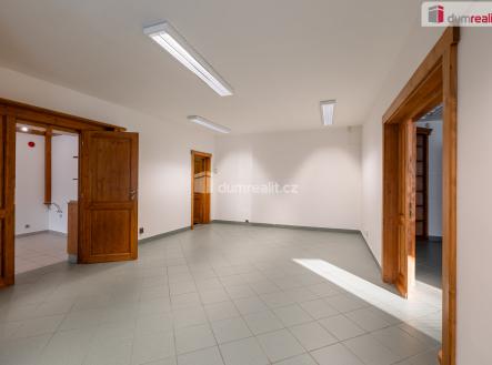 Pronájem obchodní prostor, 107 m²