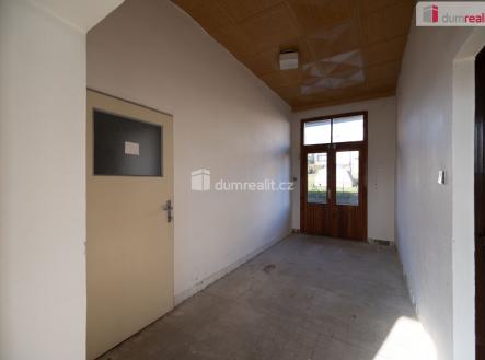 Pronájem komerčního objektu, průmyslový areál, 1 895 m²