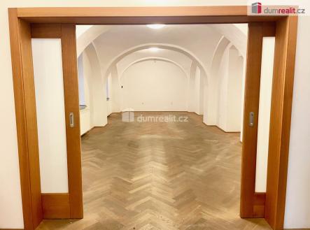 Pronájem obchodní prostor, 80 m²