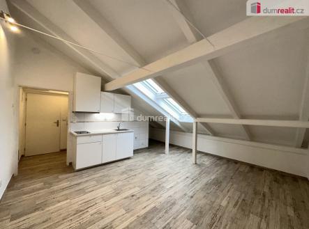 Pronájem bytu, 1+kk, 29 m²