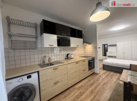 Pronájem bytu, 1+kk, 33 m²