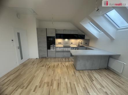 Pronájem bytu, 3+kk, 82 m²