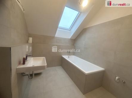 Pronájem bytu, 3+kk, 82 m²