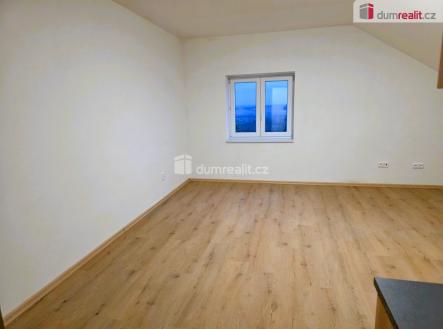 Pronájem bytu, 1+kk, 32 m²