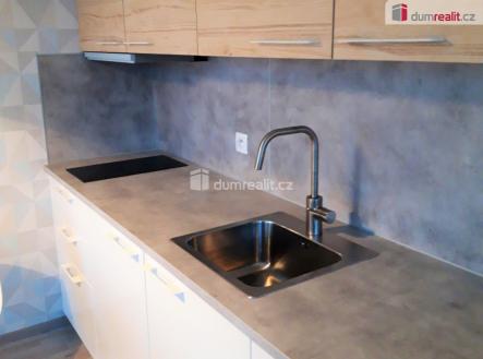 Pronájem bytu, 1+kk, 33 m²