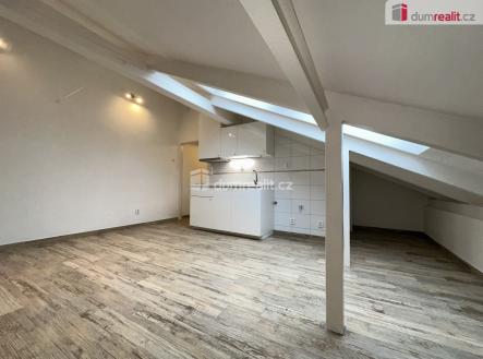 Pronájem bytu, 1+kk, 29 m²
