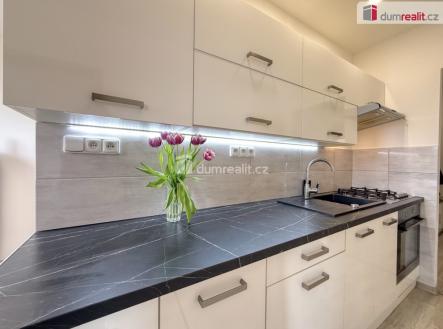 Pronájem bytu, 2+1, 64 m²