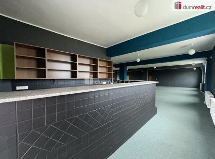 Pronájem obchodní prostor, 450 m²