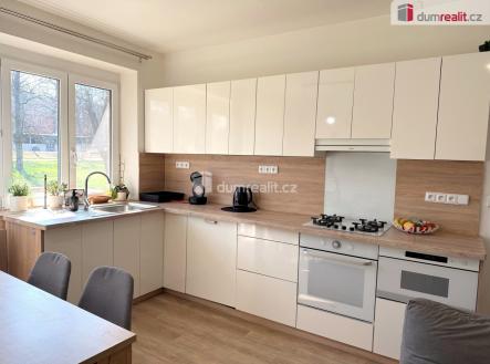 Pronájem bytu, 3+kk, 62 m²