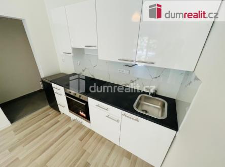 Pronájem bytu, 1+kk, 22 m²