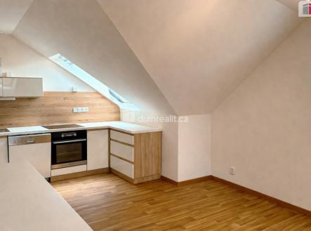 Pronájem bytu, 2+kk, 68 m²